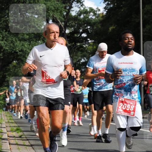 13.09.2026 - 21. swb-Marathon Bremen TobiasT http://msf.ph/oto/10282693 13.09.2026 12:02:36 Laufen 21, 26, 196, 1, 0975, 195, 22, 10, 000, 2058, 1327, 21, 26, 65 meine-sportfotos.de