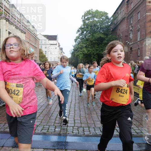 13.09.2026 - Kiel Lauf Yannick Fuchs http://msf.ph/oto/10282697 13.09.2026 08:56:35 Ziel 26, 582, 758, 899, 1137, 1285, 1950, 3078, 3520, 3930, 4127, 4128, 4188, 4228, 4537, 4617, 5315, 6449, 7865, 7866, 8160, 8719, 8785, 9021, 9626, 10091, 10612, 10939, 11795, 12032, 74, 76, 234, 407, 470, 669, 759, 808, 1009, 1126, 1346, 1444, 1581, 2143, 2173, 2197, 2497, 2640, 2685, 2719, 3179, 3350, 3454, 3750, 4023, 4165, 5012, 5259, 5687, 5759, 6003, 6212, 6232, 7390, 9374, 81, 482, 653, 1222, 2479, 2543, 74, 5781 meine-sportfotos.de