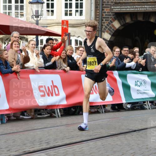 13.09.2026 - 21. swb-Marathon Bremen Strokosch-Dieckow http://msf.ph/oto/10282703 13.09.2026 10:27:16 Ziel 13502, 13627 meine-sportfotos.de
