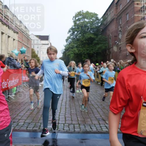13.09.2026 - Kiel Lauf Yannick Fuchs http://msf.ph/oto/10282705 13.09.2026 08:56:35 Ziel 26, 582, 758, 899, 1137, 1285, 1950, 3078, 3520, 3930, 4127, 4128, 4188, 4228, 4537, 4617, 5315, 6449, 7865, 7866, 8160, 8719, 8785, 9021, 9626, 10091, 10612, 10939, 11795, 12032, 74, 76, 234, 407, 470, 669, 759, 808, 1009, 1126, 1346, 1444, 1581, 2143, 2173, 2197, 2497, 2640, 2685, 2719, 3179, 3350, 3454, 3750, 4023, 4165, 5012, 5259, 5687, 5759, 6003, 6212, 6232, 7390, 9374, 81, 482, 653, 1222, 2479, 2543, 74, 5781 meine-sportfotos.de