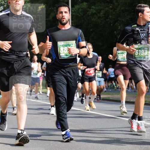 13.09.2026 - 21. swb-Marathon Bremen TobiasT http://msf.ph/oto/10282763 13.09.2026 12:02:48 Laufen 86, 21, 721, 550, 6193, 2 meine-sportfotos.de