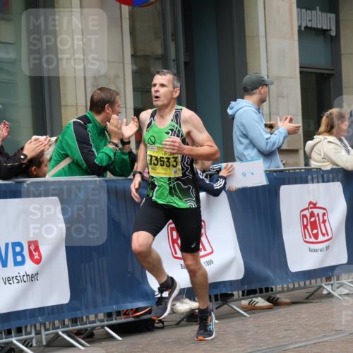 13.09.2026 - 21. swb-Marathon Bremen Strokosch-Dieckow http://msf.ph/oto/10282768 13.09.2026 10:31:51 Ziel 13543, 13582, 13632, 13639, 12457, 13504, 13533, 13536, 13573, 13618, 13643 meine-sportfotos.de