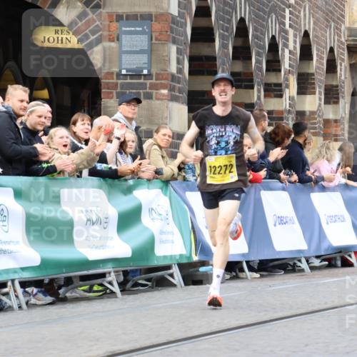 13.09.2026 - 21. swb-Marathon Bremen Strokosch-Dieckow http://msf.ph/oto/10282800 13.09.2026 10:28:30 Ziel 13501, 13515, 13567, 13593 meine-sportfotos.de