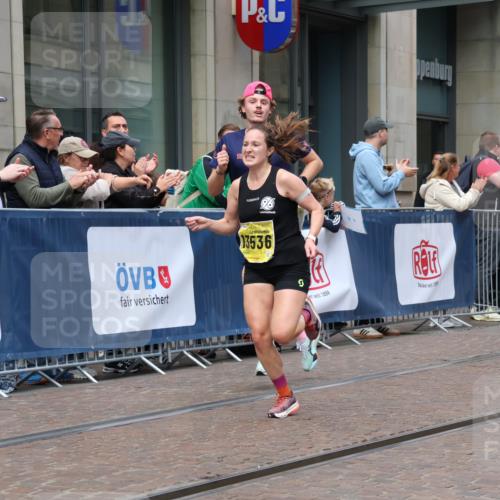 13.09.2026 - 21. swb-Marathon Bremen Strokosch-Dieckow http://msf.ph/oto/10282814 13.09.2026 10:31:53 Ziel 13543, 13564, 13582, 13632, 13639, 12457, 13504, 13533, 13536, 13573, 13618, 13643 meine-sportfotos.de