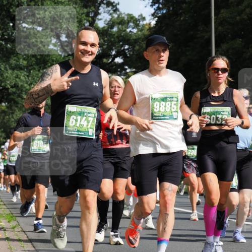 13.09.2026 - 21. swb-Marathon Bremen TobiasT http://msf.ph/oto/10282821 13.09.2026 12:02:59 Laufen 7617, 6105, 6147, 21, 26, 9885, 21, 032 meine-sportfotos.de