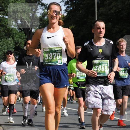 13.09.2026 - 21. swb-Marathon Bremen TobiasT http://msf.ph/oto/10282847 13.09.2026 12:03:03 Laufen 7617, 3870, 21, 9400, 201, 1000, 3859, 26, 8410 meine-sportfotos.de