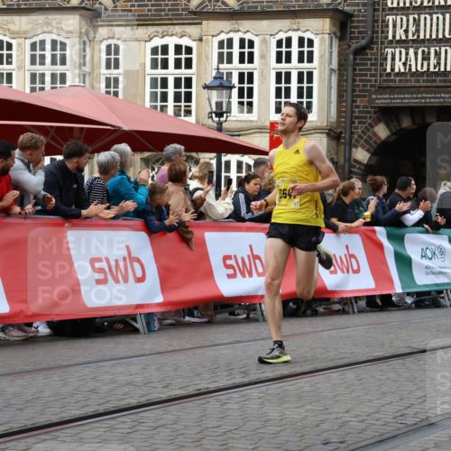 13.09.2026 - 21. swb-Marathon Bremen Strokosch-Dieckow http://msf.ph/oto/10282883 13.09.2026 10:28:42 Ziel 12272, 13501, 13547, 13635, 13624 meine-sportfotos.de