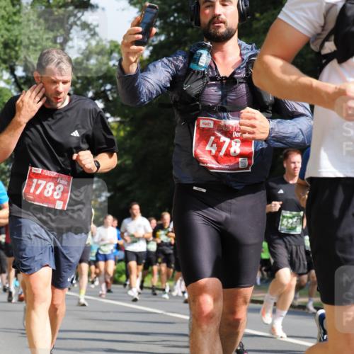 13.09.2026 - 21. swb-Marathon Bremen TobiasT http://msf.ph/oto/10282892 13.09.2026 12:03:14 Laufen 1788, 2026, 478 meine-sportfotos.de