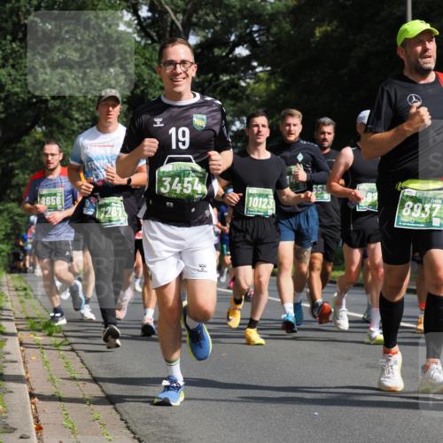 13.09.2026 - 21. swb-Marathon Bremen TobiasT http://msf.ph/oto/10282976 13.09.2026 12:03:26 Laufen 8656, 19, 7261, 3454, 0, 0, 10123, 8937 meine-sportfotos.de