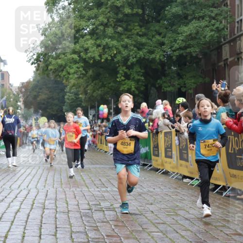 13.09.2026 - Kiel Lauf Yannick Fuchs http://msf.ph/oto/10282989 13.09.2026 08:57:08 Ziel 2384, 3665, 4908, 5003, 5340, 5719, 5809, 7752, 8341, 9542, 10321, 11495, 11558, 12215, 12455, 12512, 26, 81, 139, 482, 653, 899, 1222, 1285, 1340, 1544, 2478, 2479, 2543, 3034, 3161, 3303, 3305, 3520, 3740, 3930, 4128, 4136, 4188, 4228, 4558, 4680, 4901, 4925, 5223, 5333, 5597, 6361, 6807, 6903, 7559, 7927, 8094, 8270, 8424, 9156, 9292, 9307, 9562, 9564, 9826, 9940, 10042, 10213, 10603, 11423, 11627, 11986, 12062, 1769 meine-sportfotos.de
