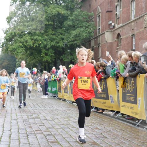 13.09.2026 - Kiel Lauf Yannick Fuchs http://msf.ph/oto/10283034 13.09.2026 08:57:11 Ziel 2384, 3665, 5003, 5340, 5719, 5809, 7752, 8341, 9542, 10321, 11558, 12215, 12455, 12512, 81, 139, 482, 653, 899, 1222, 1285, 1340, 1544, 2384, 2478, 2479, 2543, 3034, 3161, 3303, 3305, 3520, 3740, 4136, 4188, 4228, 4558, 4680, 4901, 4908, 4925, 5223, 5333, 5597, 6361, 6807, 6903, 7559, 7752, 7927, 8094, 8270, 8424, 9156, 9292, 9307, 9562, 9564, 9826, 9940, 10042, 10213, 10603, 11423, 11495, 11627, 11986, 12062, 1546, 1769, 5984, 7715, 1285, 3520, 4188 meine-sportfotos.de