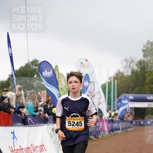 13.09.2026 - Airport Race Dennis Weichert http://msf.ph/oto/10283062 13.09.2026 10:21:49 Ziel 5245, 5300 meine-sportfotos.de