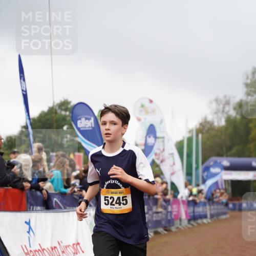13.09.2026 - Airport Race Dennis Weichert http://msf.ph/oto/10283065 13.09.2026 10:21:49 Ziel 5245, 5300 meine-sportfotos.de