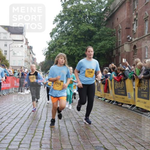 13.09.2026 - Kiel Lauf Yannick Fuchs http://msf.ph/oto/10283087 13.09.2026 08:57:13 Ziel 3665, 5003, 5340, 5719, 5809, 8341, 9542, 10321, 12215, 12512, 81, 139, 482, 653, 899, 1222, 1285, 1340, 1544, 2384, 2478, 2479, 2543, 3034, 3161, 3303, 3305, 3520, 3665, 3740, 4136, 4188, 4228, 4558, 4680, 4901, 4908, 4925, 5223, 5333, 5597, 6361, 6807, 6903, 7559, 7752, 7927, 8094, 8270, 8424, 9156, 9292, 9307, 9562, 9564, 9826, 9940, 10042, 10213, 10603, 11423, 11495, 11558, 11627, 11986, 12062, 12455, 160, 1546, 1769, 5006, 5984, 6459, 7715, 9062, 1285, 3520, 4188 meine-sportfotos.de