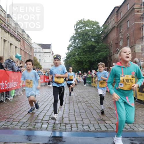 13.09.2026 - Kiel Lauf Yannick Fuchs http://msf.ph/oto/10283132 13.09.2026 08:57:15 Ziel 3382, 5003, 5719, 5809, 8341, 9542, 10321, 10892, 12215, 12512, 81, 139, 482, 653, 899, 1222, 1340, 1544, 2384, 2478, 2479, 2543, 3034, 3161, 3303, 3305, 3665, 3740, 4136, 4228, 4558, 4680, 4901, 4908, 4925, 5223, 5333, 5340, 5597, 6361, 6807, 6903, 7559, 7752, 7927, 8094, 8270, 8424, 9156, 9292, 9307, 9562, 9564, 9826, 9940, 10042, 10213, 10603, 11423, 11495, 11558, 11627, 11986, 12062, 12215, 12455, 160, 1546, 1769, 5006, 5984, 6459, 7715, 9062, 1285, 3520, 4188 meine-sportfotos.de