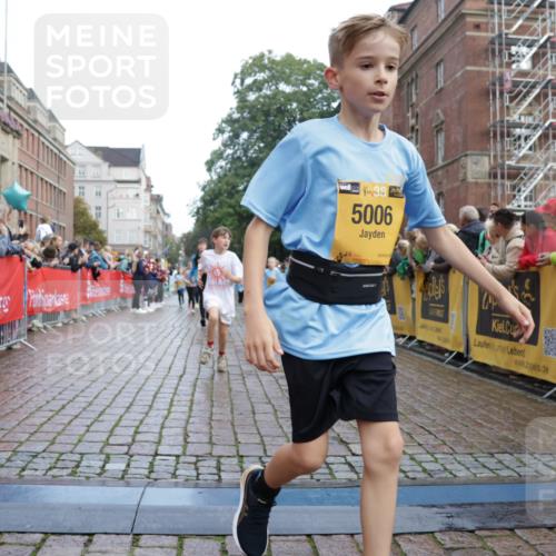 13.09.2026 - Kiel Lauf Yannick Fuchs http://msf.ph/oto/10283162 13.09.2026 08:57:17 Ziel 3382, 5003, 5809, 8341, 9542, 10321, 10892, 12512, 81, 139, 482, 653, 1222, 1544, 2384, 2478, 2479, 2543, 3034, 3161, 3303, 3305, 3665, 3740, 4136, 4558, 4680, 4901, 4908, 4925, 5003, 5223, 5333, 5340, 5597, 5719, 6361, 6807, 6903, 7559, 7752, 7927, 8094, 8270, 8424, 9156, 9292, 9307, 9562, 9564, 9826, 9940, 10042, 10213, 10603, 11423, 11495, 11558, 11627, 11986, 12062, 12215, 12455, 160, 406, 1051, 1546, 1769, 5006, 5984, 6459, 7715, 9062, 1285, 3520, 4188 meine-sportfotos.de