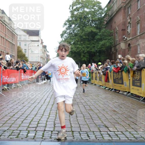 13.09.2026 - Kiel Lauf Yannick Fuchs http://msf.ph/oto/10283174 13.09.2026 08:57:18 Ziel 3382, 5809, 8341, 9542, 10321, 10892, 12512, 81, 482, 653, 1222, 2384, 2478, 2479, 2543, 3034, 3161, 3303, 3305, 3665, 3740, 4136, 4558, 4680, 4901, 4908, 4925, 5003, 5223, 5333, 5340, 5597, 5719, 6361, 6807, 6903, 7559, 7752, 7927, 8094, 8270, 8341, 8424, 9156, 9292, 9307, 9562, 9564, 9826, 9940, 10042, 10213, 10603, 11423, 11495, 11558, 11627, 11986, 12062, 12215, 12455, 160, 406, 1051, 1546, 1769, 5006, 5984, 6459, 7715, 9062, 1285, 3520, 4188 meine-sportfotos.de