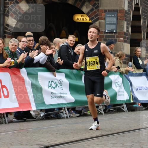 13.09.2026 - 21. swb-Marathon Bremen Strokosch-Dieckow http://msf.ph/oto/10283177 13.09.2026 10:28:58 Ziel 13515, 13547, 13567, 13593, 13624, 10597, 13604, 13614 meine-sportfotos.de