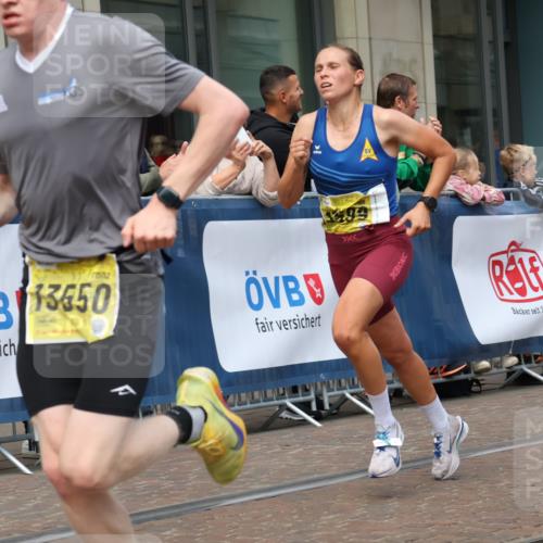 13.09.2026 - 21. swb-Marathon Bremen Strokosch-Dieckow http://msf.ph/oto/10283181 13.09.2026 10:32:50 Ziel 13524, 13550, 13581, 13599, 13622 meine-sportfotos.de