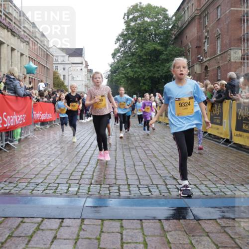 13.09.2026 - Kiel Lauf Yannick Fuchs http://msf.ph/oto/10283233 13.09.2026 08:57:22 Ziel 700, 2128, 2129, 3382, 4834, 7478, 10321, 10892, 81, 482, 653, 1222, 2384, 2479, 2543, 3034, 3161, 3305, 3665, 4558, 4680, 4901, 4908, 4925, 5003, 5223, 5333, 5340, 5719, 5809, 6361, 6807, 6903, 7559, 7752, 7927, 8094, 8341, 8424, 9156, 9307, 9542, 9564, 9826, 9940, 10042, 10321, 10603, 11423, 11495, 11558, 11986, 12062, 12215, 12455, 12512, 160, 406, 689, 1051, 1546, 1714, 1769, 2439, 3359, 4321, 4382, 4383, 5006, 5219, 5244, 5762, 5765, 5984, 6459, 7547, 7608, 7715, 9062 meine-sportfotos.de