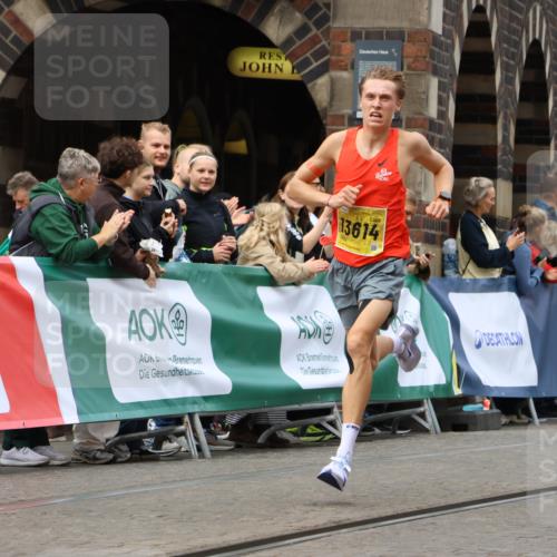 13.09.2026 - 21. swb-Marathon Bremen Strokosch-Dieckow http://msf.ph/oto/10283255 13.09.2026 10:29:13 Ziel 13593, 13614, 13624, 13517, 13542, 13557 meine-sportfotos.de
