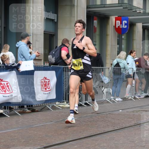 13.09.2026 - 21. swb-Marathon Bremen Strokosch-Dieckow http://msf.ph/oto/10283317 13.09.2026 10:33:34 Ziel 10797, 12459, 13530, 13541, 10366, 10475, 11059, 11481, 11652 meine-sportfotos.de
