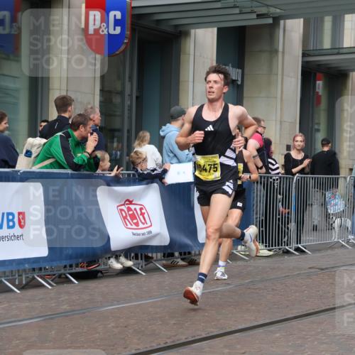 13.09.2026 - 21. swb-Marathon Bremen Strokosch-Dieckow http://msf.ph/oto/10283322 13.09.2026 10:33:35 Ziel 10797, 12459, 13530, 13541, 10366, 10475, 11059, 11481, 11652, 13530 meine-sportfotos.de