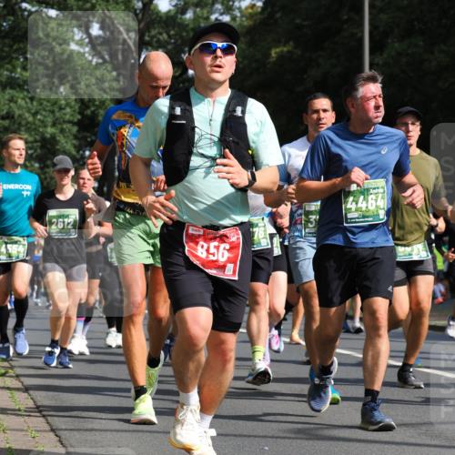 13.09.2026 - 21. swb-Marathon Bremen TobiasT http://msf.ph/oto/10283363 13.09.2026 12:04:36 Laufen 2612, 856, 2326, 3, 4464, 5689 meine-sportfotos.de