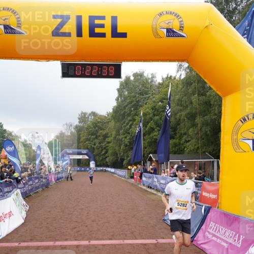 13.09.2026 - Airport Race Dennis Weichert http://msf.ph/oto/10283420 13.09.2026 10:23:13 Ziel 5128, 5282, 5286 meine-sportfotos.de