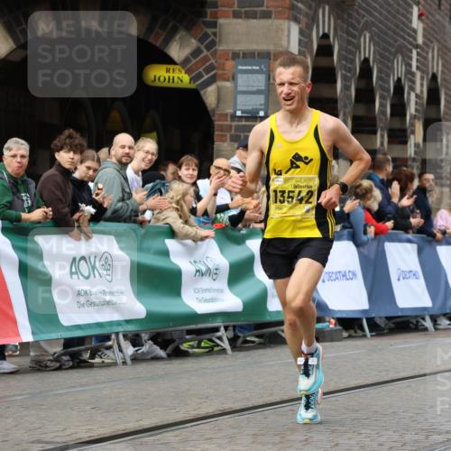 13.09.2026 - 21. swb-Marathon Bremen Strokosch-Dieckow http://msf.ph/oto/10283446 13.09.2026 10:29:37 Ziel 10597, 13517, 13542, 13557, 13604, 13510, 13579, 13623 meine-sportfotos.de