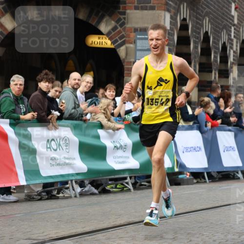 13.09.2026 - 21. swb-Marathon Bremen Strokosch-Dieckow http://msf.ph/oto/10283450 13.09.2026 10:29:37 Ziel 10597, 13517, 13542, 13557, 13604, 13510, 13579, 13623 meine-sportfotos.de
