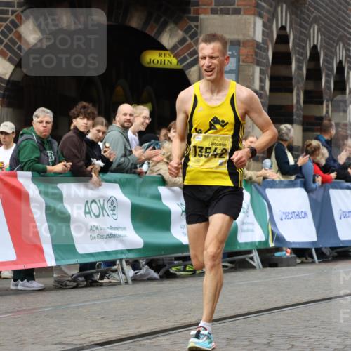 13.09.2026 - 21. swb-Marathon Bremen Strokosch-Dieckow http://msf.ph/oto/10283460 13.09.2026 10:29:38 Ziel 10597, 13517, 13542, 13557, 13510, 13579 meine-sportfotos.de