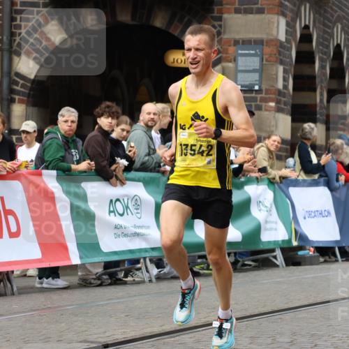 13.09.2026 - 21. swb-Marathon Bremen Strokosch-Dieckow http://msf.ph/oto/10283471 13.09.2026 10:29:38 Ziel 10597, 13517, 13542, 13557, 13510, 13579 meine-sportfotos.de