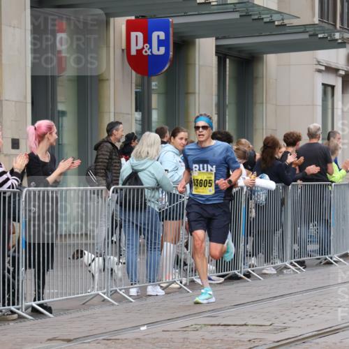 13.09.2026 - 21. swb-Marathon Bremen Strokosch-Dieckow http://msf.ph/oto/10283482 13.09.2026 10:34:09 Ziel 10818, 11418, 13610, 13633, 13637, 10797, 13605 meine-sportfotos.de