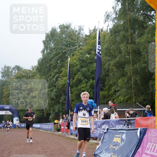 13.09.2026 - Airport Race Dennis Weichert http://msf.ph/oto/10283500 13.09.2026 10:23:45 Ziel 4005, 5203, 5466 meine-sportfotos.de