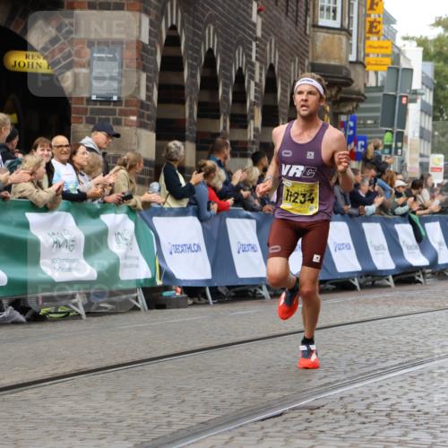 13.09.2026 - 21. swb-Marathon Bremen Strokosch-Dieckow http://msf.ph/oto/10283503 13.09.2026 10:29:45 Ziel 11234, 13517, 13542, 13557 meine-sportfotos.de