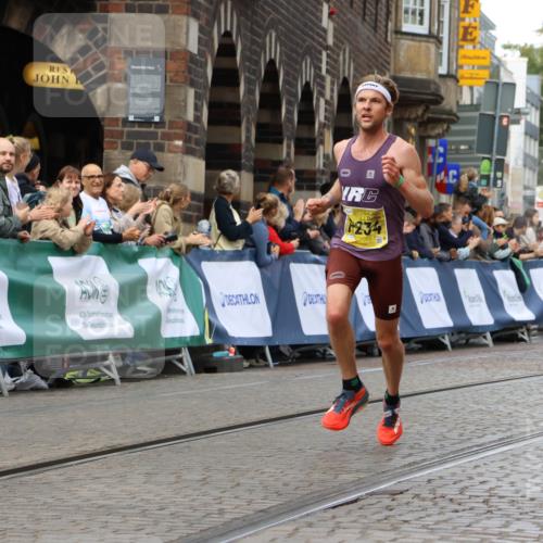 13.09.2026 - 21. swb-Marathon Bremen Strokosch-Dieckow http://msf.ph/oto/10283509 13.09.2026 10:29:45 Ziel 11234, 13517, 13542, 13557 meine-sportfotos.de