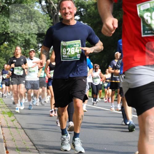 13.09.2026 - 21. swb-Marathon Bremen TobiasT http://msf.ph/oto/10283517 13.09.2026 12:05:16 Laufen 6004, 9264, 8222, 21, 240, 6 meine-sportfotos.de