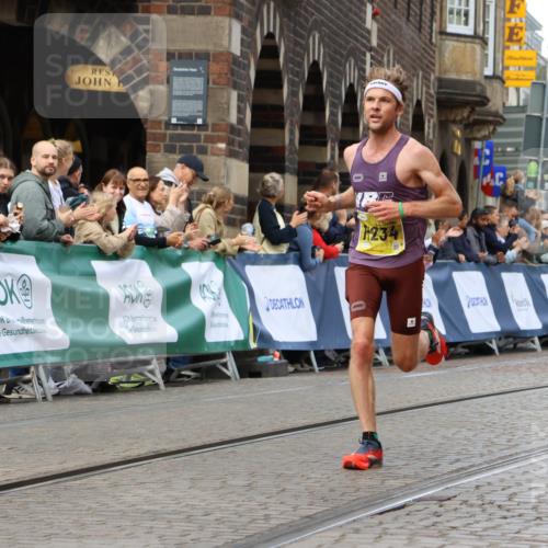 13.09.2026 - 21. swb-Marathon Bremen Strokosch-Dieckow http://msf.ph/oto/10283519 13.09.2026 10:29:45 Ziel 11234, 13517, 13542, 13557 meine-sportfotos.de