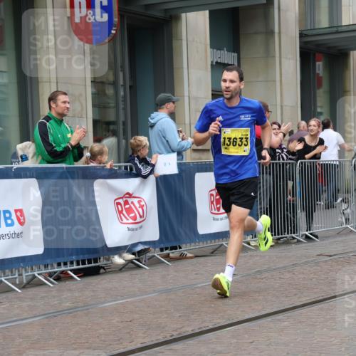 13.09.2026 - 21. swb-Marathon Bremen Strokosch-Dieckow http://msf.ph/oto/10283553 13.09.2026 10:34:18 Ziel 10818, 11418, 12358, 12413, 12540, 13637, 13605, 13610, 13633 meine-sportfotos.de