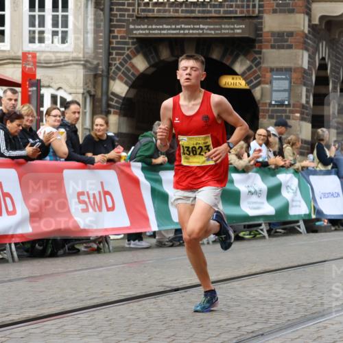 13.09.2026 - 21. swb-Marathon Bremen Strokosch-Dieckow http://msf.ph/oto/10283566 13.09.2026 10:29:50 Ziel 11234, 13517, 13542, 13557, 13623 meine-sportfotos.de