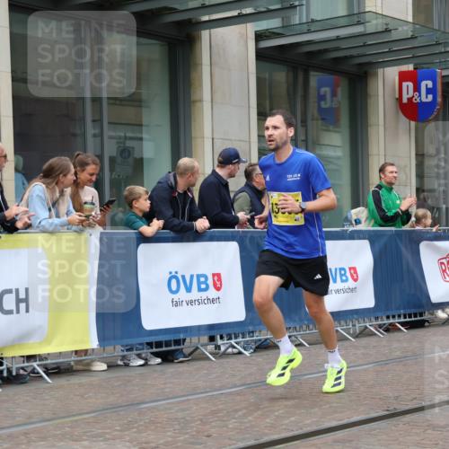 13.09.2026 - 21. swb-Marathon Bremen Strokosch-Dieckow http://msf.ph/oto/10283573 13.09.2026 10:34:19 Ziel 10818, 11418, 12358, 12413, 12540, 13637, 11418, 13605, 13610, 13633 meine-sportfotos.de