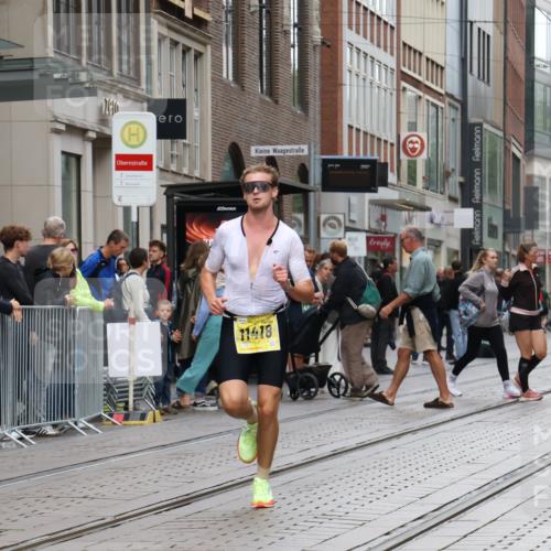 13.09.2026 - 21. swb-Marathon Bremen Strokosch-Dieckow http://msf.ph/oto/10283579 13.09.2026 10:34:22 Ziel 10818, 11964, 12358, 12413, 12540, 13637, 11418, 13605, 13610, 13633 meine-sportfotos.de
