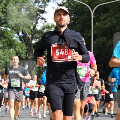 13.09.2026 - 21. swb-Marathon Bremen TobiasT http://msf.ph/oto/10283581 13.09.2026 12:05:30 Laufen 9097, 548, 21, 026, 790 meine-sportfotos.de