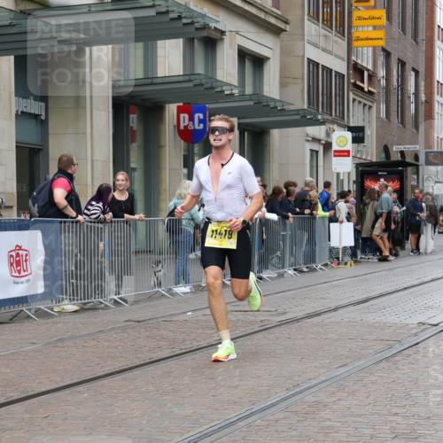 13.09.2026 - 21. swb-Marathon Bremen Strokosch-Dieckow http://msf.ph/oto/10283599 13.09.2026 10:34:23 Ziel 10818, 11197, 11964, 12358, 12413, 12540, 13637, 11418, 13605, 13610, 13633 meine-sportfotos.de