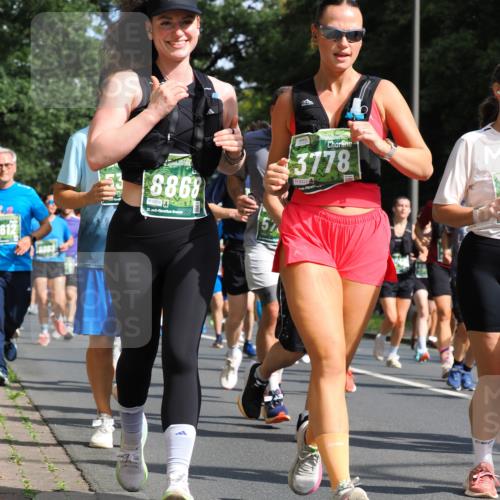 13.09.2026 - 21. swb-Marathon Bremen TobiasT http://msf.ph/oto/10283601 13.09.2026 12:05:34 Laufen 8868, 6228, 21, 026, 57, 3778, 6227 meine-sportfotos.de