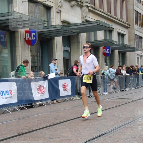 13.09.2026 - 21. swb-Marathon Bremen Strokosch-Dieckow http://msf.ph/oto/10283605 13.09.2026 10:34:24 Ziel 10818, 11197, 11964, 12358, 12413, 12540, 13637, 11418, 13605, 13610, 13633 meine-sportfotos.de