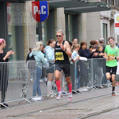 13.09.2026 - 21. swb-Marathon Bremen Strokosch-Dieckow http://msf.ph/oto/10283630 13.09.2026 10:34:35 Ziel 11197, 11964, 12358, 12413, 12540, 13588, 13601, 13625, 10818, 11418, 13610, 13633, 13637 meine-sportfotos.de
