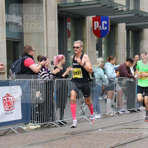 13.09.2026 - 21. swb-Marathon Bremen Strokosch-Dieckow http://msf.ph/oto/10283635 13.09.2026 10:34:35 Ziel 11197, 11964, 12358, 12413, 12540, 13588, 13601, 13625, 10818, 11418, 13610, 13633, 13637 meine-sportfotos.de