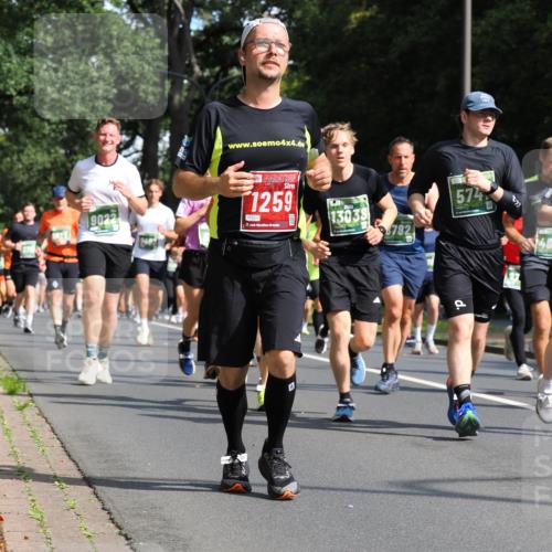 13.09.2026 - 21. swb-Marathon Bremen TobiasT http://msf.ph/oto/10283637 13.09.2026 12:05:55 Laufen 9022, 9603, 4, 4, 1259, 1217, 13038, 782, 574, 40 meine-sportfotos.de